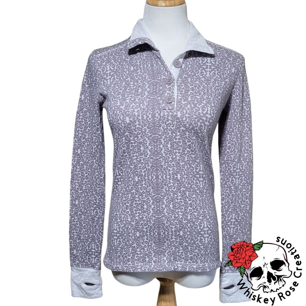 Kavu Lopez Long Sleeve Top Light Gray Floral Button Thumb Hole Womens Small